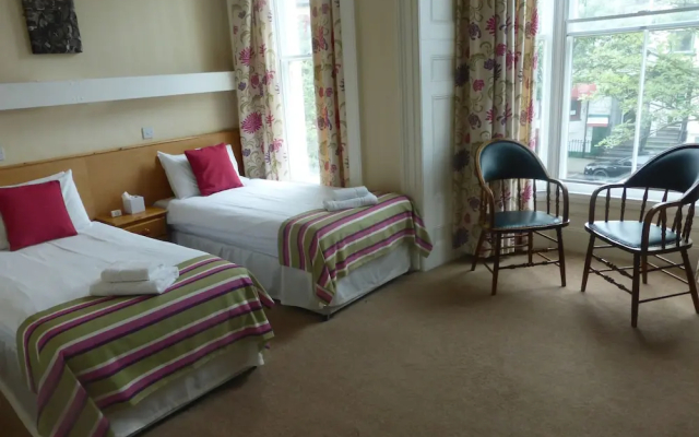 Harry's Hotel, Bar & Bistro