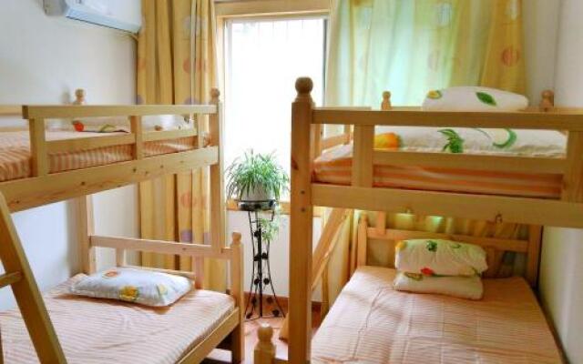 Youth Hostel of On The Way