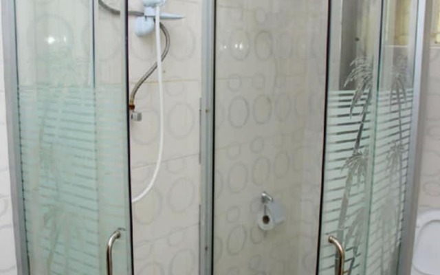 Mountain Breeze Hotel