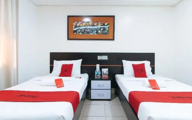 Reddoorz @ Greenview Hotel And Restobar Masbate