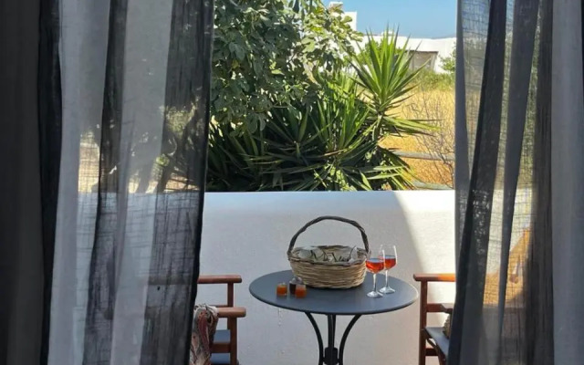 Tolakis Studios