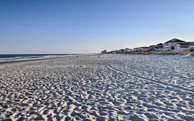 Couples Retreat w/ Balcony in Surfside Beach!