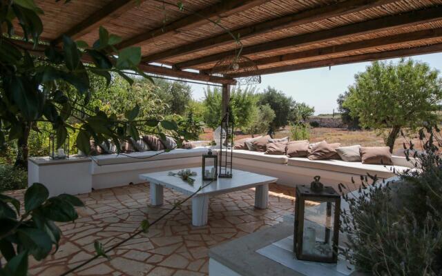 TD Il Vecchio Fienile Outdoor Kitchen With Pool View