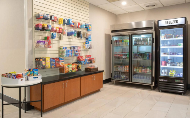 Holiday Inn & Suites Goodyear - West Phoenix Area by IHG