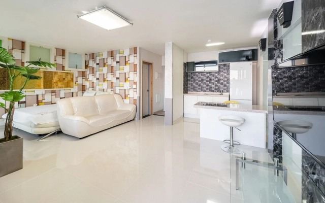 Pohang Pinewave Sea & Spa Pension