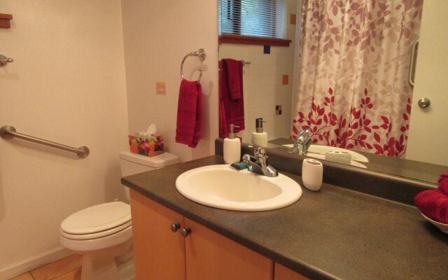 Holly Farm Vacation Suite