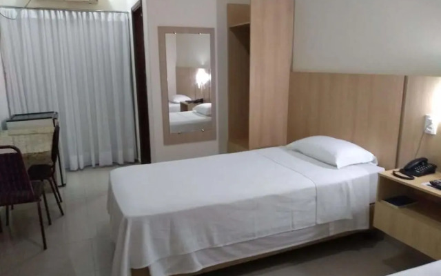 Victoria Plaza Hotel