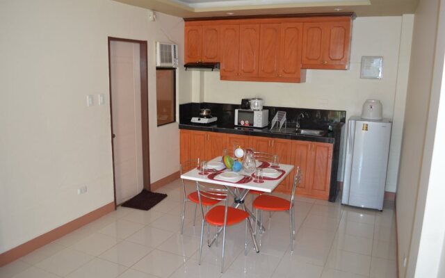 Manora Apartments and Guest House