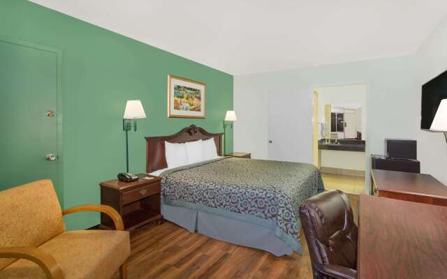 Travelodge by Wyndham Fort Myers North