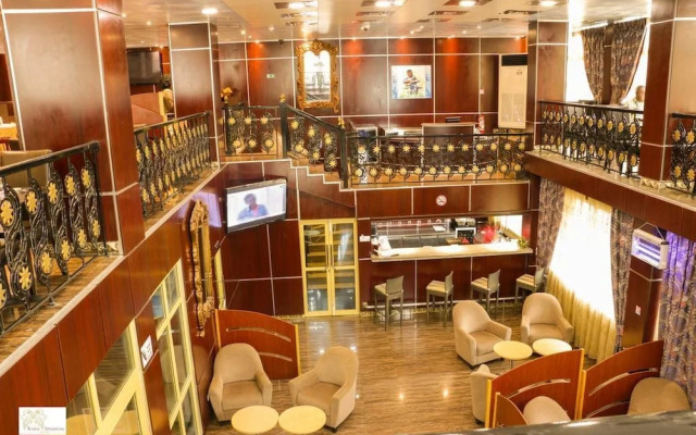 Noubou International Hotel Akwa