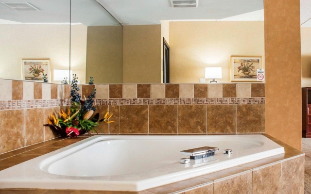 Quality Inn Near Walden Galleria Mall