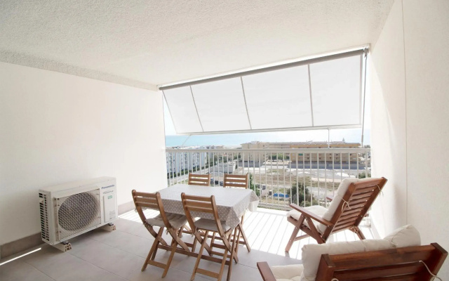 Global Properties, Moderno apartamento con terraza y vistas al mar