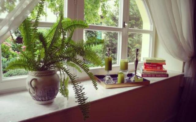 The Secret Garden Boutique BB