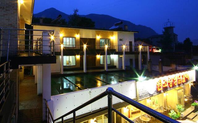 Ganchon roadvill pension