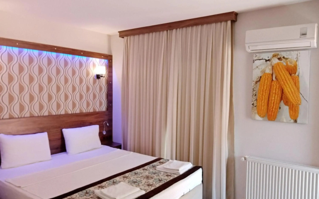 Dolphin Apart & Hotel