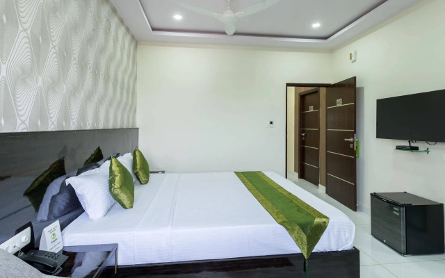Treebo Greenwood Premier Suites, Old Airport Road