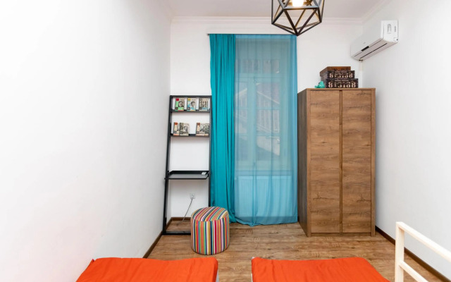 Apartment On Saadi Str Old Tbilisi
