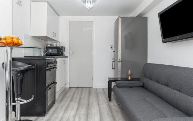 Simplistic Apartment in Croydon near Wandle Park