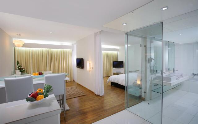 St Laurn Suites