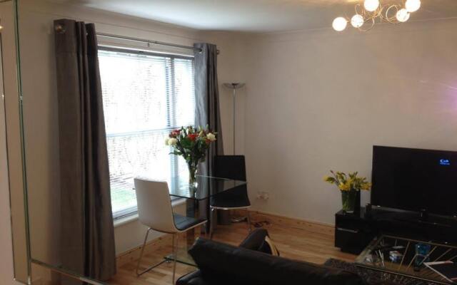 Flat 4 Summertown Court