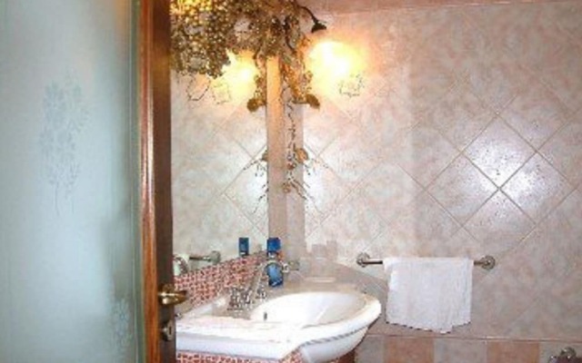 Secluded Holiday Home in Matino With Swimming Pool