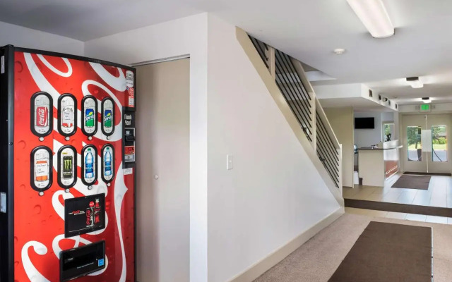 Howard Johnson Inn Monroe