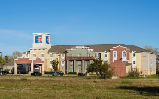 Sleep Inn & Suites