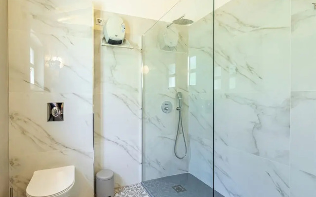 Tria Luxury Residences