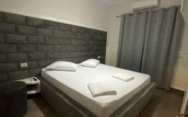Hotel Red Apple