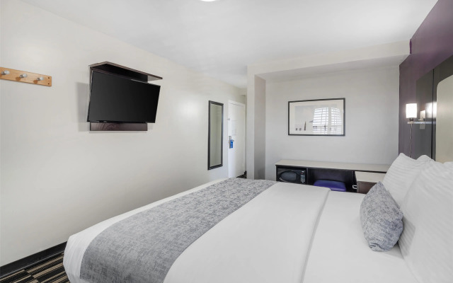 SureStay Hotel by Best Western Beverly Hills West LA