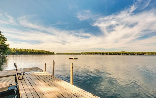 Lake Tomahawk Fall Retreat w/ Foliage & Lake Views