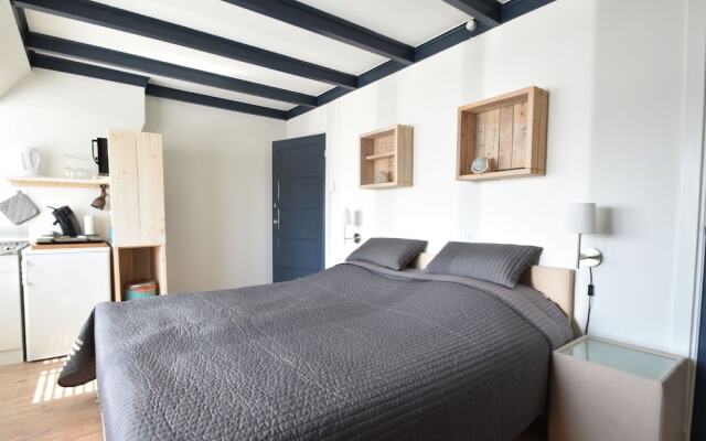 Elegant Studio Near Beach