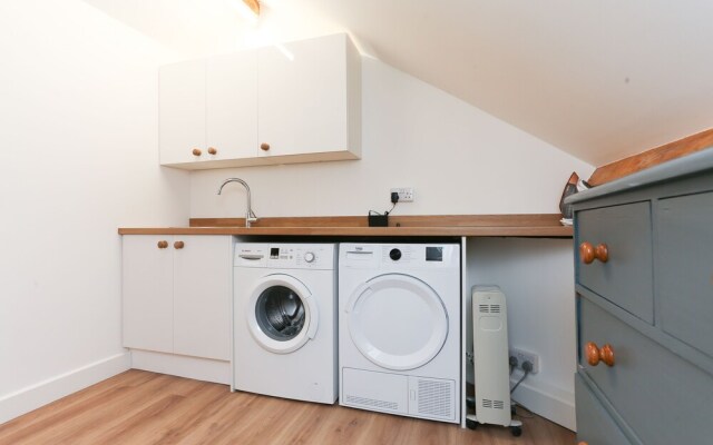 Strawberry Line, Flat 1