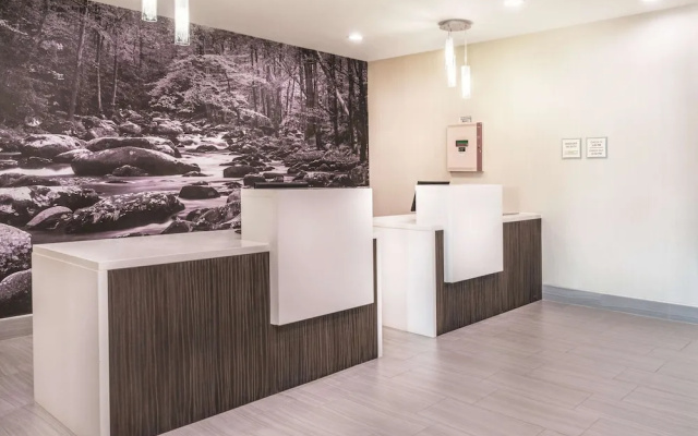 La Quinta Inn And Suites Loudon