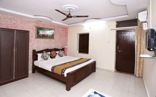 OYO Townhouse 028 Corporate Suite