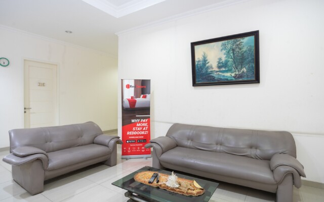 RedDoorz Plus near Siloam Karawaci