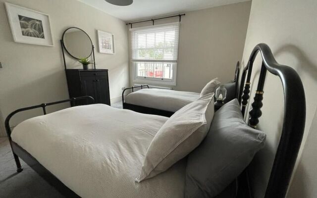 Oxford Street Grand Apartment