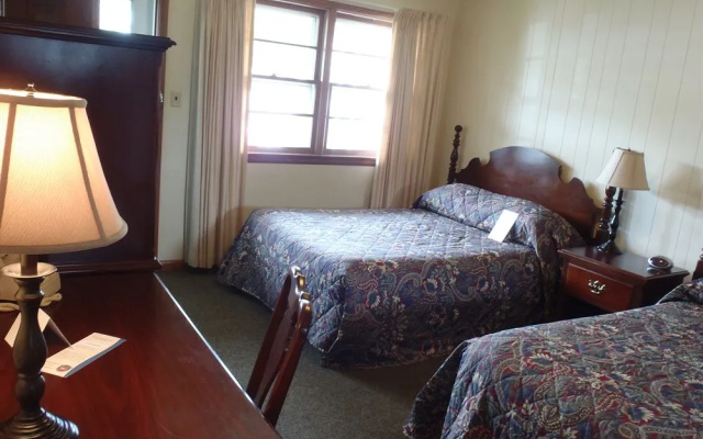Glass House Inn