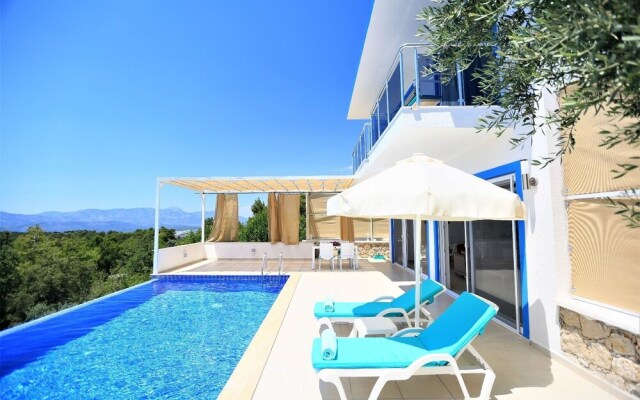 Villa Sahin by Helaltatilvillari