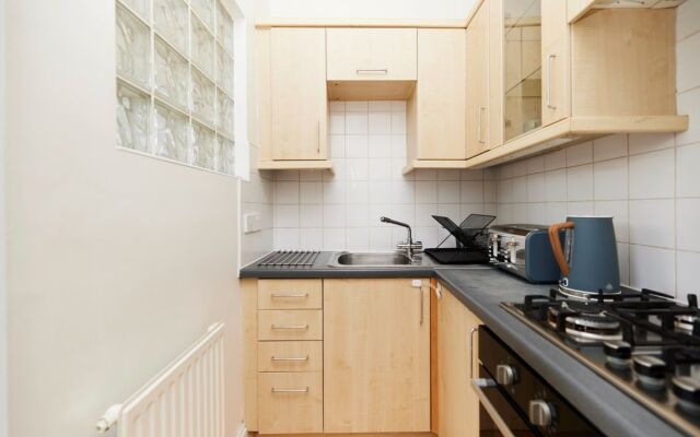 The Camden Hideaway - Stunning 1BDR Flat with Balcony