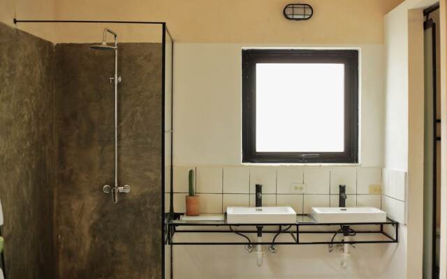 FIXIE LOFTS - Colonial Villa Suites with Pool
