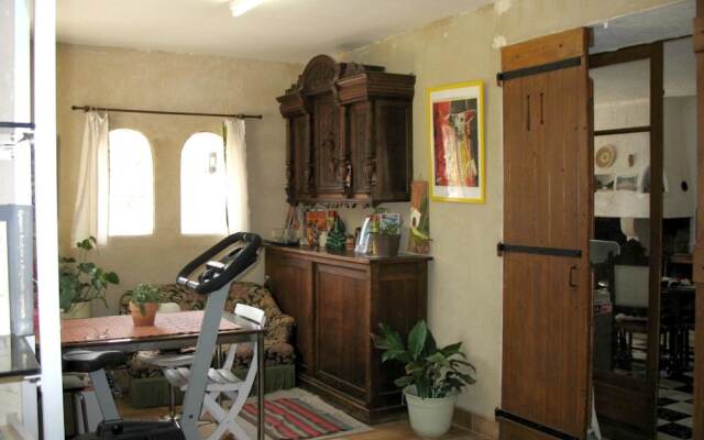 House With 3 Bedrooms in Peyrolles-en-provence, With Wonderful Mountai