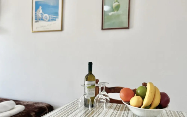 79 AN - Stay Nissi Chrysland Studio 215