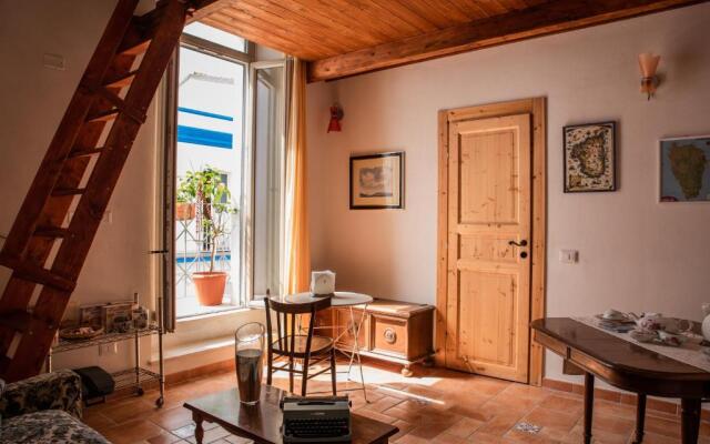 Bobo House Calasetta