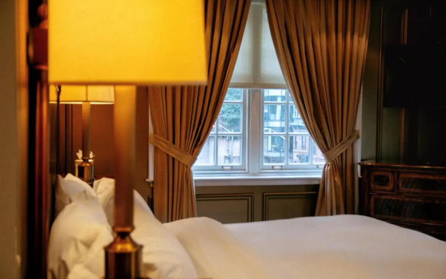 Windsor Arms Hotel