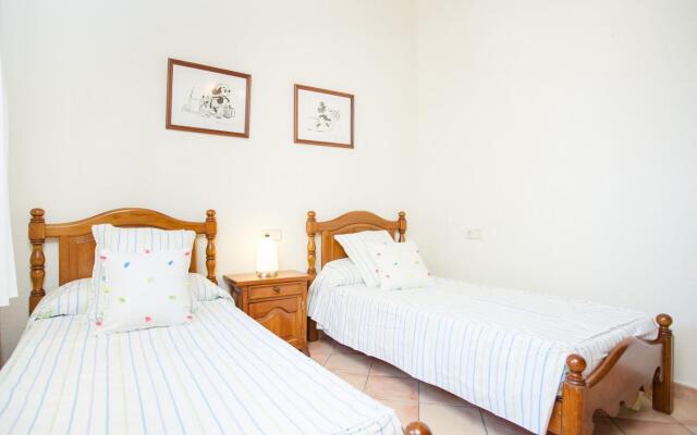 SA FONT - Villa for 6 people in Petra.