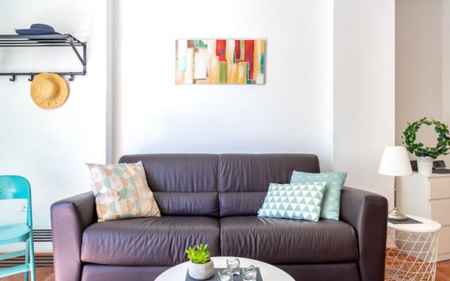 Beachside Apartment with Garden Ref 89