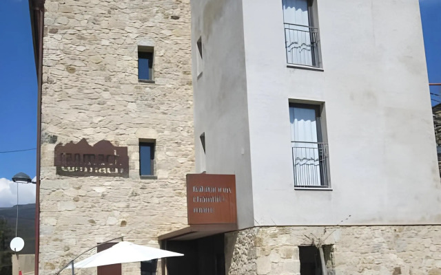Restaurante y Alojamiento Can Mach