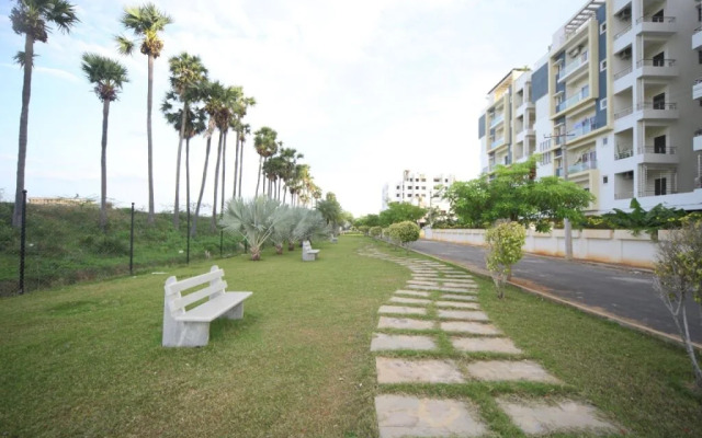 The Lawns By OYO Rooms