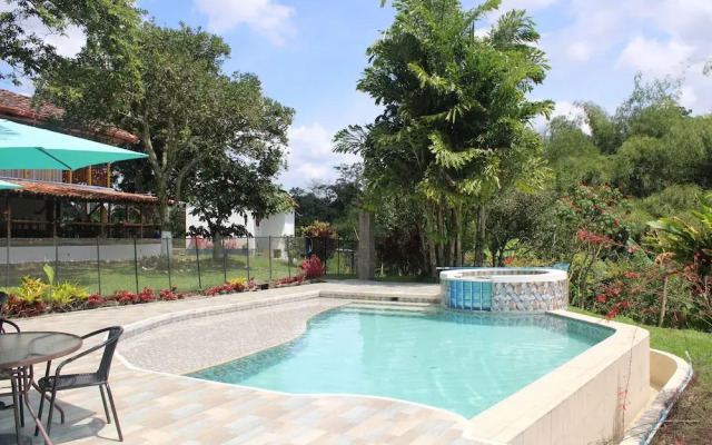 Finca la colmena de don juaco